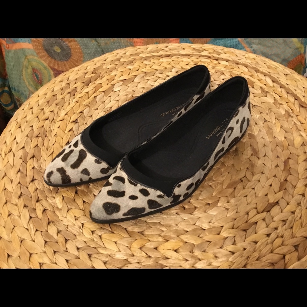 Super comfy animal print flats!